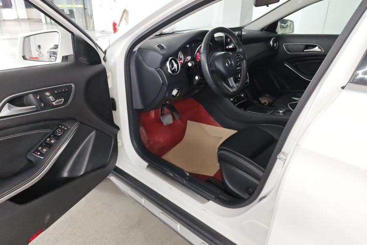 Used Mercedes-Benz GLA 2017 GLA 220 4MATIC Fashion Model Driver Seat