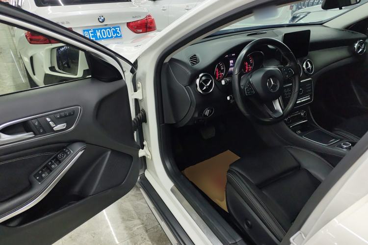 Used Mercedes-Benz GLA 2017 GLA 200 Fashion Model Driver Seat