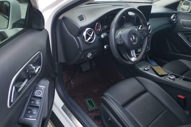 Used Mercedes-Benz GLA 2017 GLA 200 Sport Edition Driver Seat
