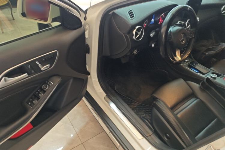 Used Mercedes-Benz GLA 2017 GLA 200 Fashion Model Driver Seat