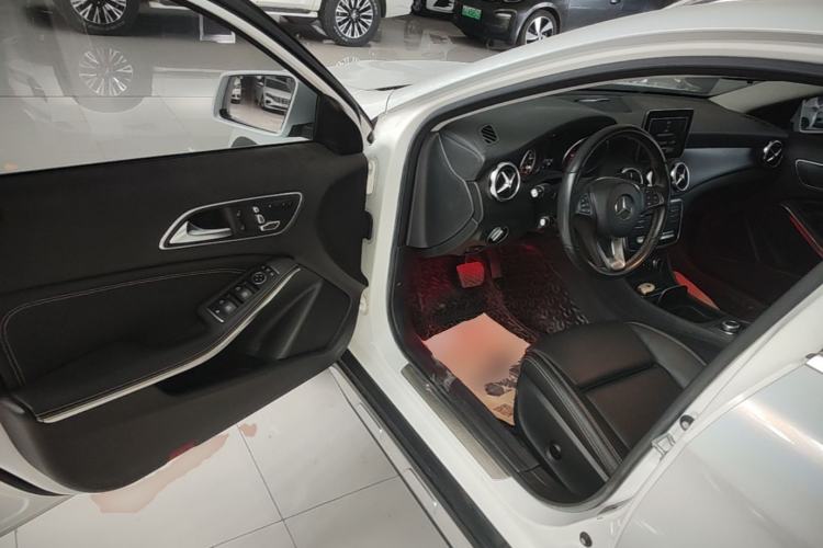 Used Mercedes-Benz GLA 2017 GLA 200 Fashion Model Driver Seat
