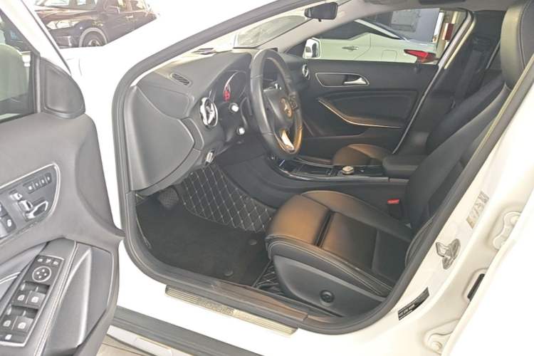 Used Mercedes-Benz GLA 2017 GLA 200 Fashion Model Driver Seat