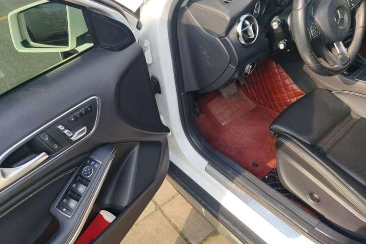 Used Mercedes-Benz GLA 2017 GLA 200 Fashion Model Driver Seat