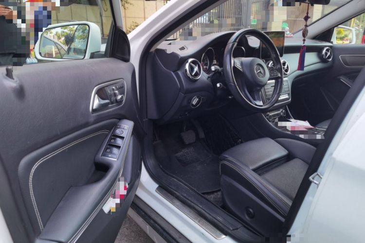 Used Mercedes-Benz GLA 2017 GLA 200 Sport Edition Driver Seat