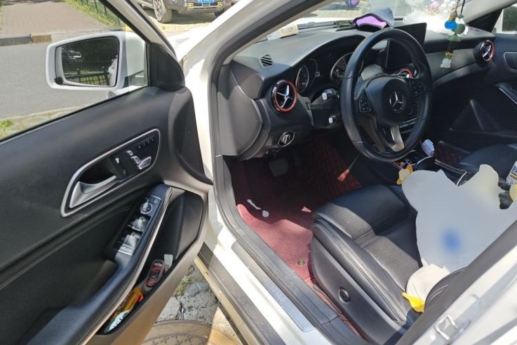 Used Mercedes-Benz GLA 2017 GLA 200 Sport Edition Driver Seat