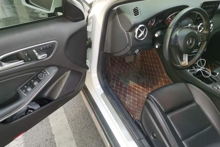 Used Mercedes-Benz GLA 2017 GLA 200 Fashion Model Driver Seat