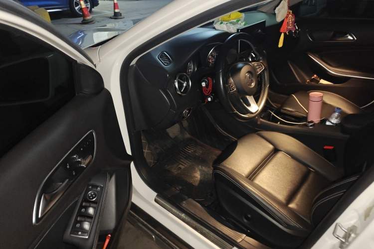 Used Mercedes-Benz GLA 2017 GLA 200 Sport Edition Driver Seat