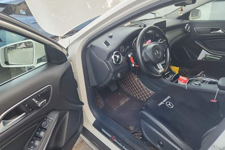 Used Mercedes-Benz GLA 2017 GLA 200 Fashion Model Driver Seat
