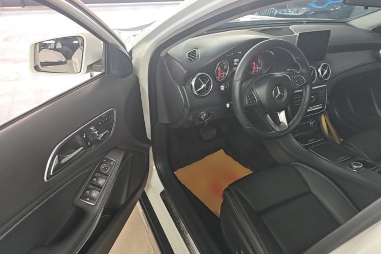 Used Mercedes-Benz GLA 2017 GLA 200 Sport Edition Driver Seat