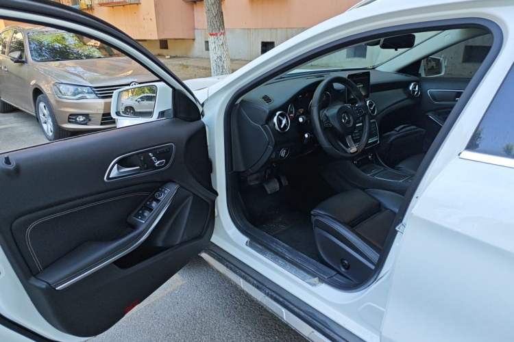 Used Mercedes-Benz GLA 2017 GLA 220 4MATIC Fashion Model Driver Seat