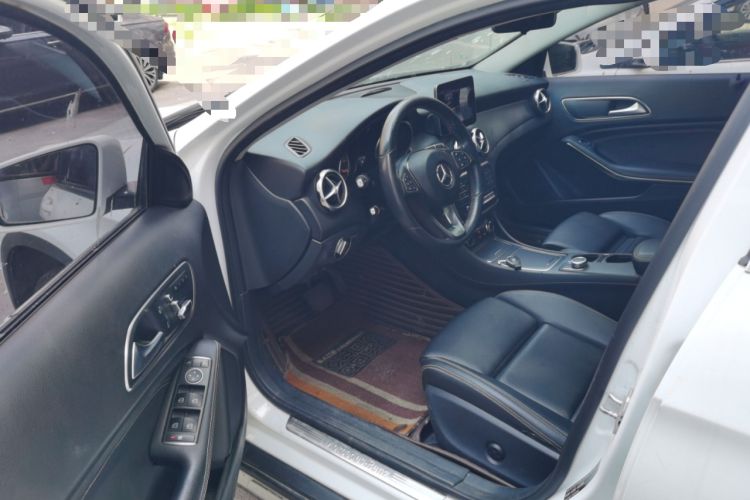 Used Mercedes-Benz GLA 2017 GLA 200 Sport Edition Driver Seat