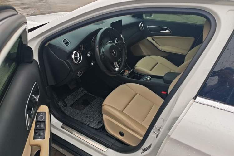 Used Mercedes-Benz GLA 2017 GLA 200 Fashion Model Driver Seat