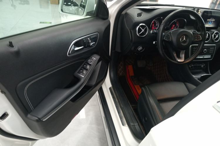 Used Mercedes-Benz GLA 2017 GLA 200 Fashion Model Driver Seat
