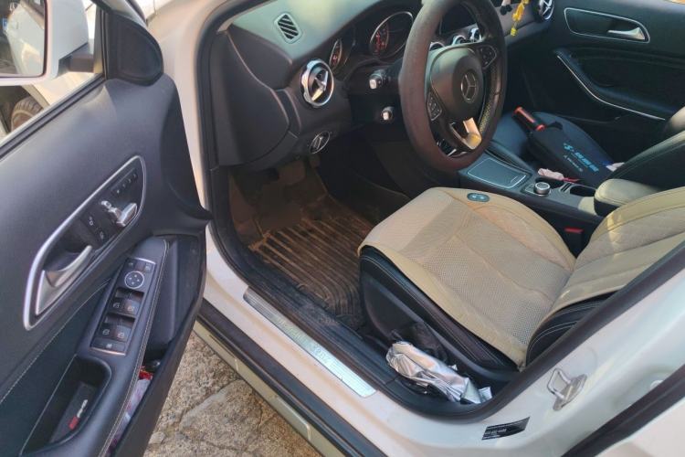 Used Mercedes-Benz GLA 2017 GLA 200 Sport Edition Driver Seat
