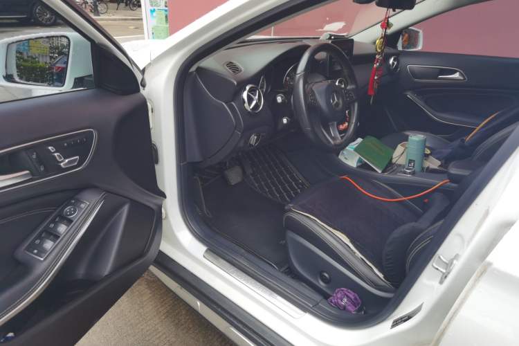 Used Mercedes-Benz GLA 2017 GLA 200 Sport Edition Driver Seat