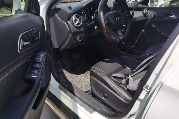 Used Mercedes-Benz GLA  Driver Seat