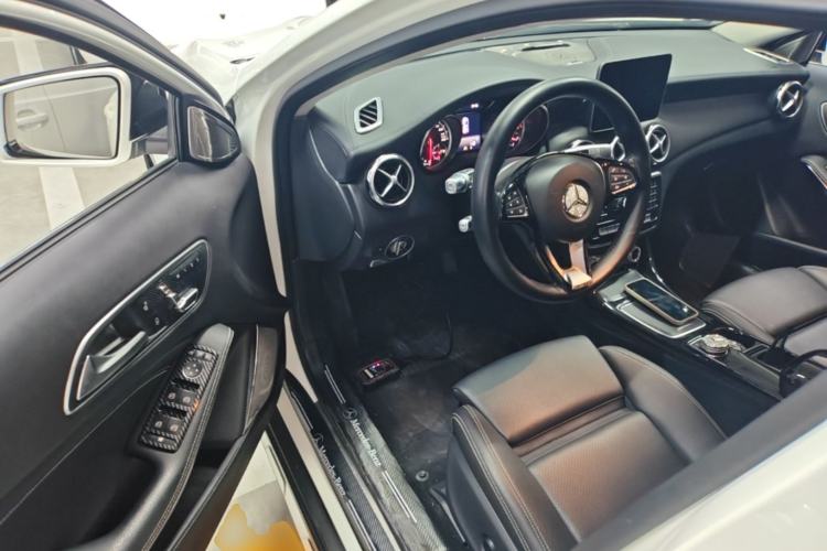 Used Mercedes-Benz GLA 2017 GLA 200 Fashion Model Driver Seat