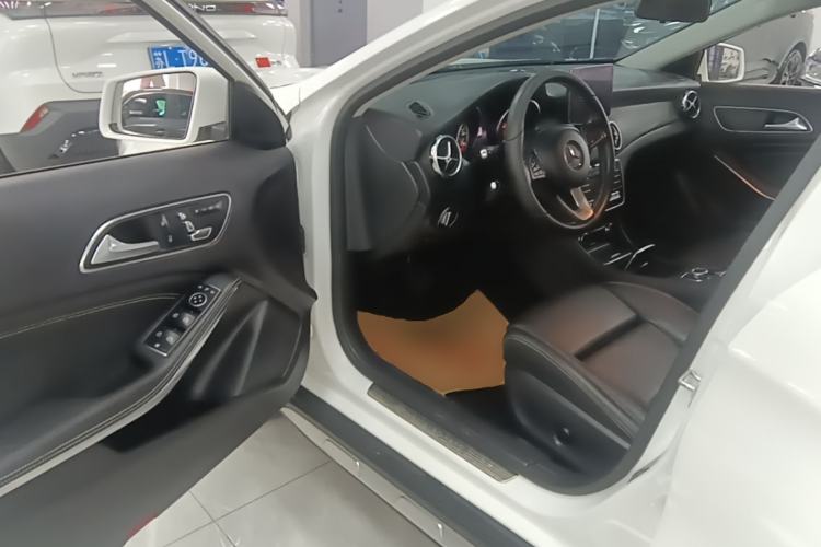 Used Mercedes-Benz GLA 2017 GLA 200 Fashion Model Driver Seat