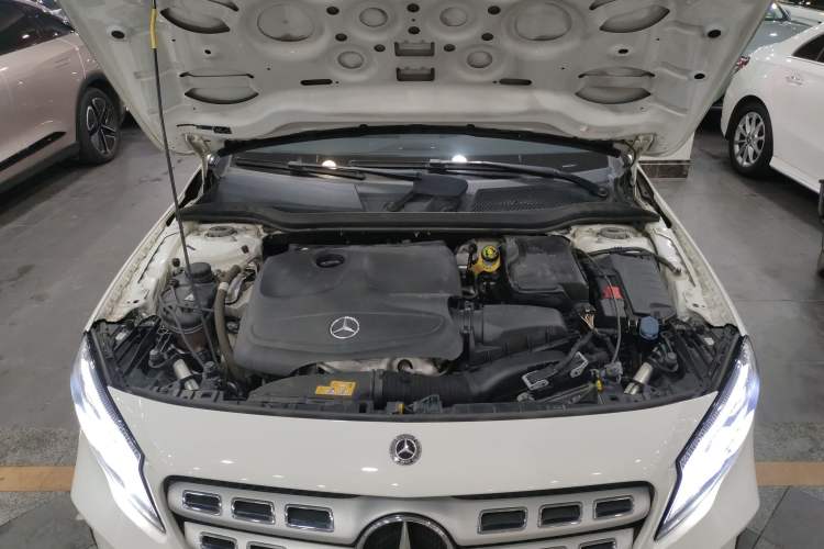 Used Mercedes-Benz GLA 2017 GLA 200 Fashion Model Engine Bay