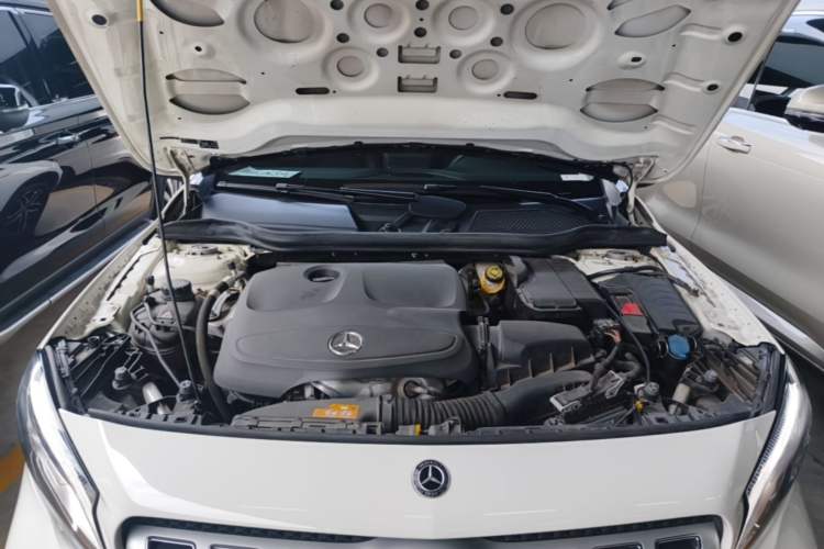 Used Mercedes-Benz GLA 2017 GLA 200 Fashion Model Engine Bay
