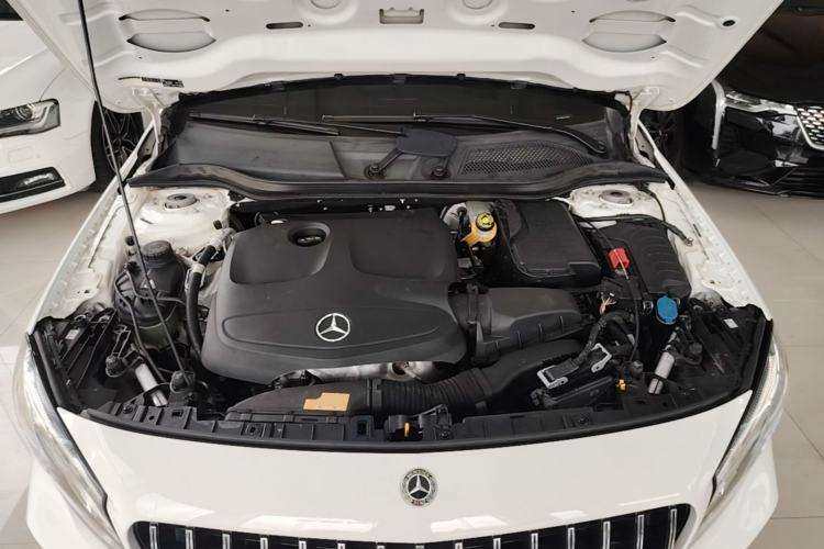 Used Mercedes-Benz GLA 2017 GLA 200 Fashion Model Engine Bay