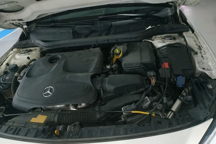 Used Mercedes-Benz GLA 2017 GLA 220 4MATIC Fashion Model Engine Bay