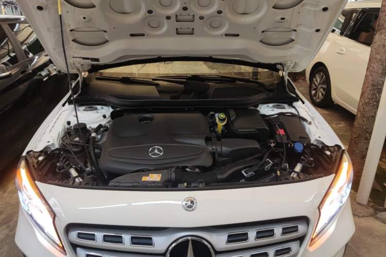 Used Mercedes-Benz GLA 2017 GLA 200 Fashion Model Engine Bay