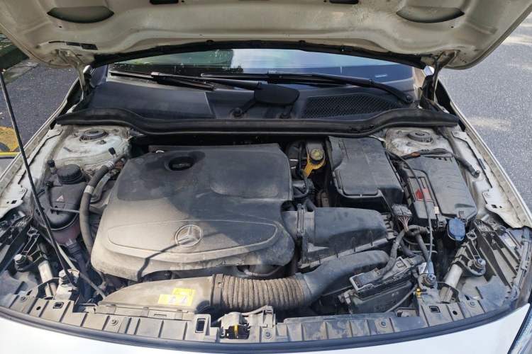 Used Mercedes-Benz GLA 2017 GLA 200 Fashion Model Engine Bay