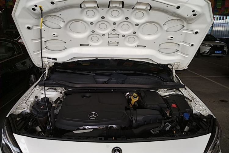Used Mercedes-Benz GLA 2017 GLA 220 4MATIC Fashion Model Engine Bay