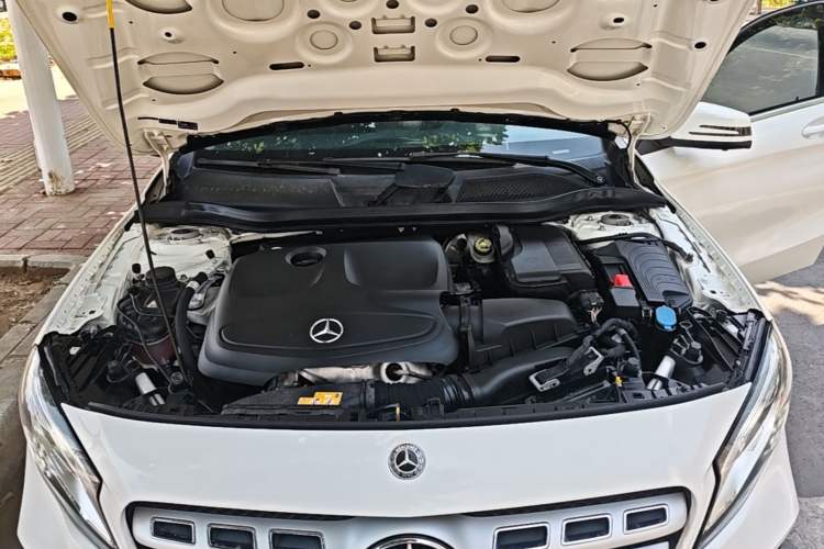 Used Mercedes-Benz GLA 2017 GLA 200 Fashion Model Engine Bay