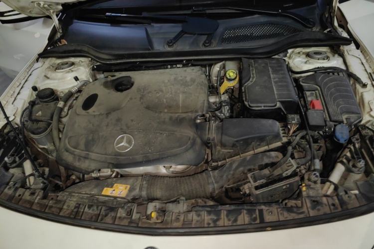 Used Mercedes-Benz GLA 2017 GLA 220 4MATIC Fashion Model Engine Bay