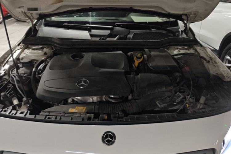 Used Mercedes-Benz GLA 2017 GLA 200 Fashion Model Engine Bay