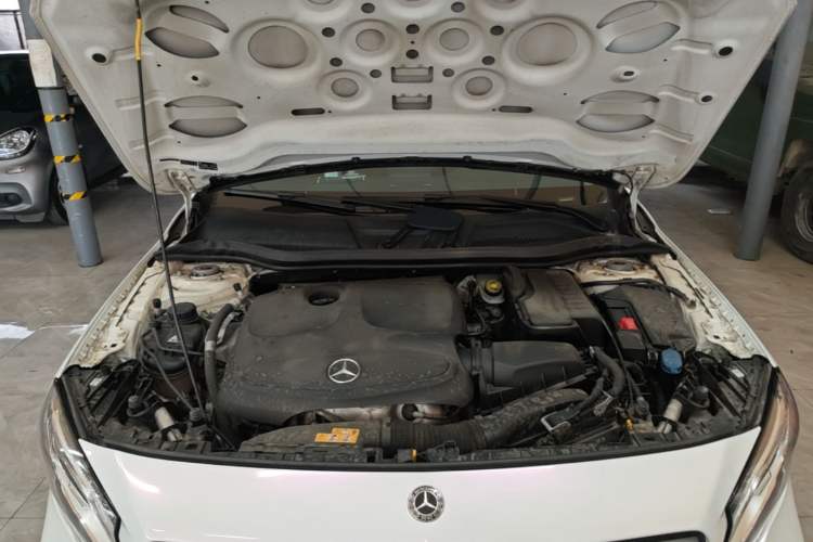 Used Mercedes-Benz GLA 2017 GLA 200 Fashion Model Engine Bay