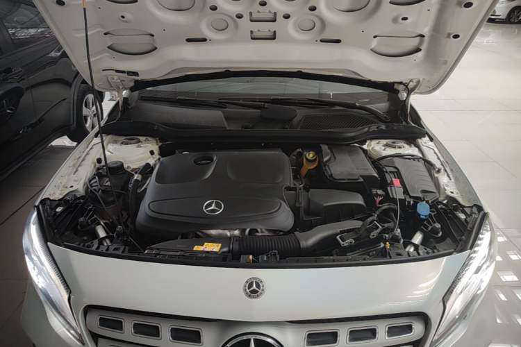 Used Mercedes-Benz GLA 2017 GLA 200 Fashion Model Engine Bay