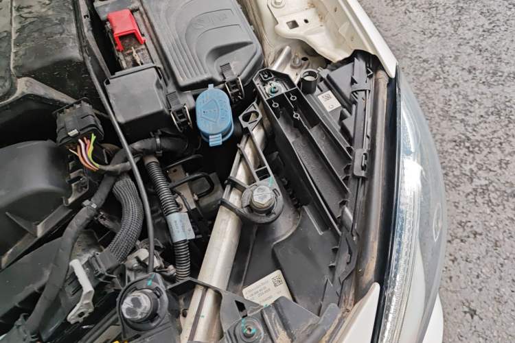 Used Mercedes-Benz GLA 2017 GLA 200 Fashion Model Engine Bay Left