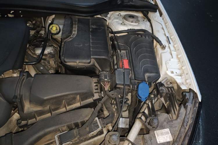 Used Mercedes-Benz GLA 2017 GLA 200 Sport Edition Engine Bay Left