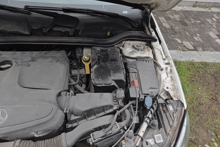 Used Mercedes-Benz GLA 2017 GLA 200 Fashion Model Engine Bay Left