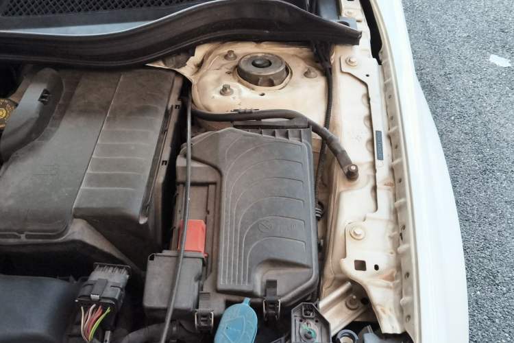 Used Mercedes-Benz GLA 2017 GLA 200 Fashion Model Engine Bay Left
