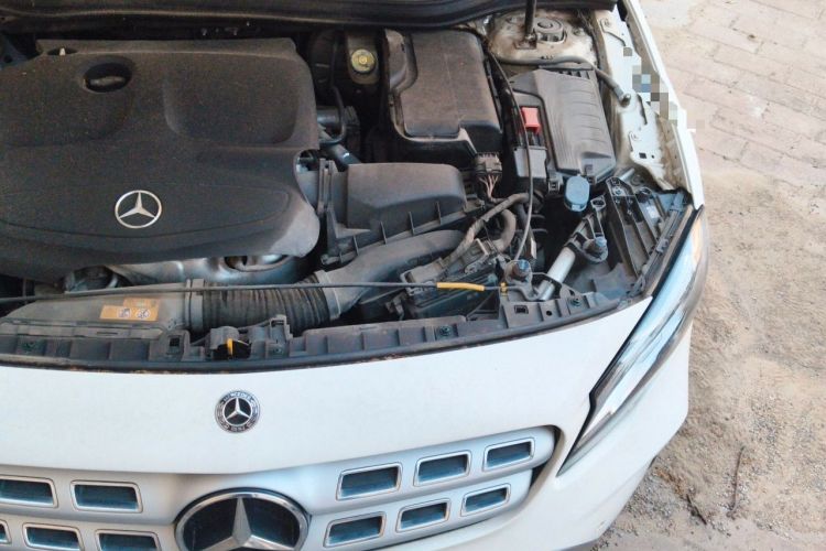 Used Mercedes-Benz GLA 2017 GLA 200 Fashion Model Engine Bay Left