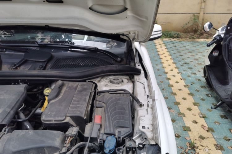 Used Mercedes-Benz GLA 2017 GLA 200 Fashion Model Engine Bay Left