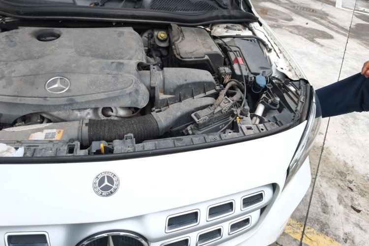 Used Mercedes-Benz GLA 2017 GLA 200 Fashion Model Engine Bay Left