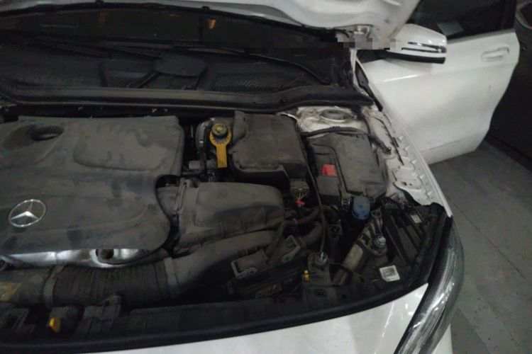 Used Mercedes-Benz GLA 2017 GLA 200 Fashion Model Engine Bay Left