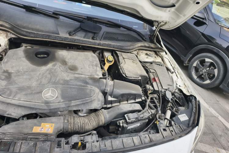 Used Mercedes-Benz GLA 2017 GLA 200 Sport Edition Engine Bay Left