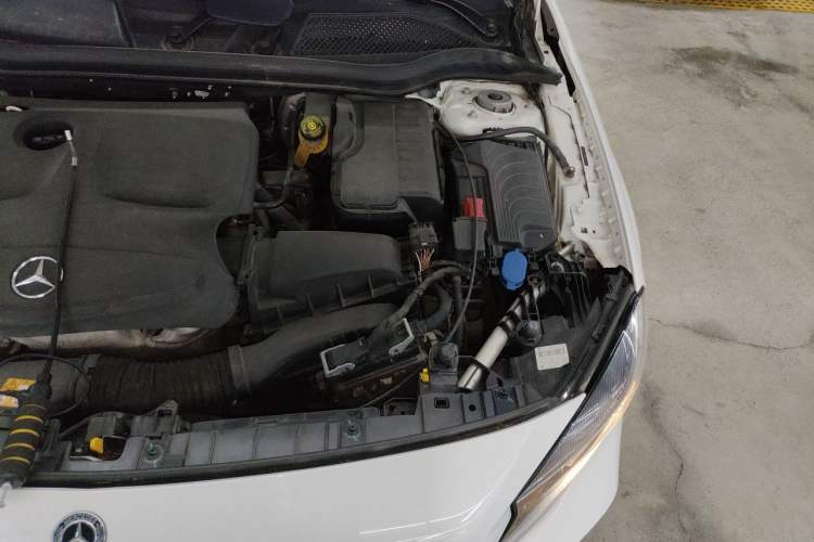 Used Mercedes-Benz GLA 2017 GLA 200 Sport Edition Engine Bay Left
