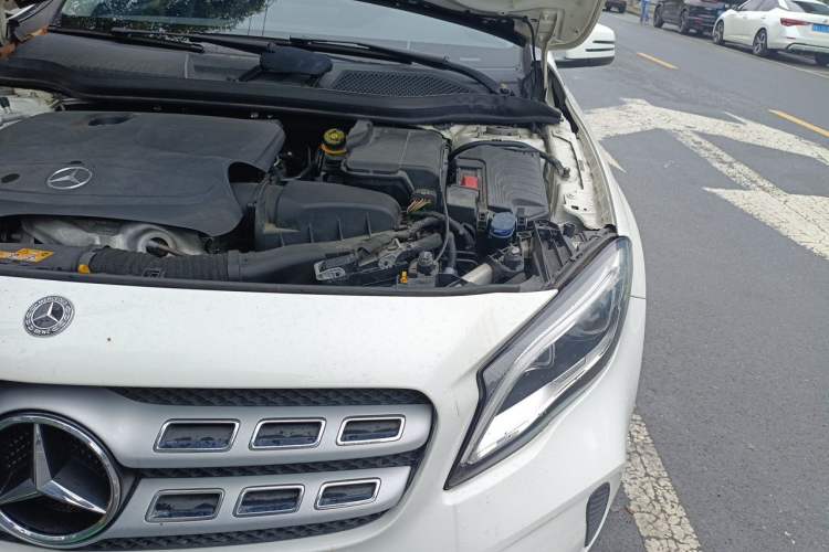 Used Mercedes-Benz GLA 2017 GLA 200 Fashion Model Engine Bay Left