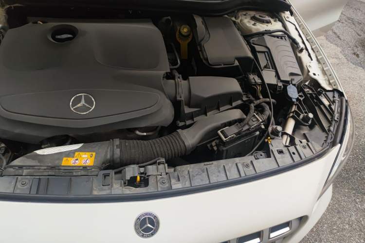 Used Mercedes-Benz GLA 2017 GLA 200 Fashion Model Engine Bay Left