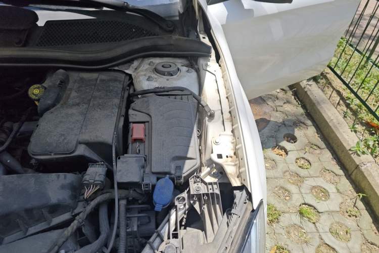 Used Mercedes-Benz GLA 2017 GLA 200 Sport Edition Engine Bay Left