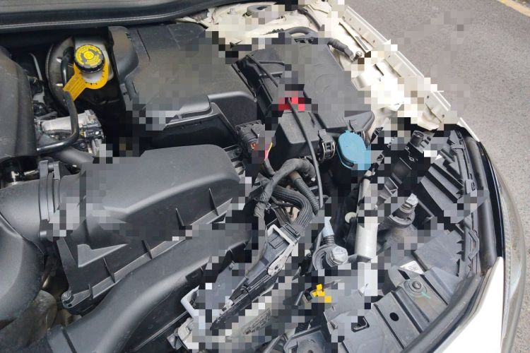 Used Mercedes-Benz GLA 2017 GLA 220 4MATIC Fashion Model Engine Bay Left