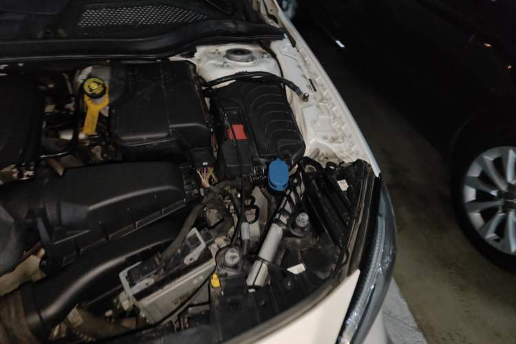 Used Mercedes-Benz GLA 2017 GLA 200 Fashion Model Engine Bay Left