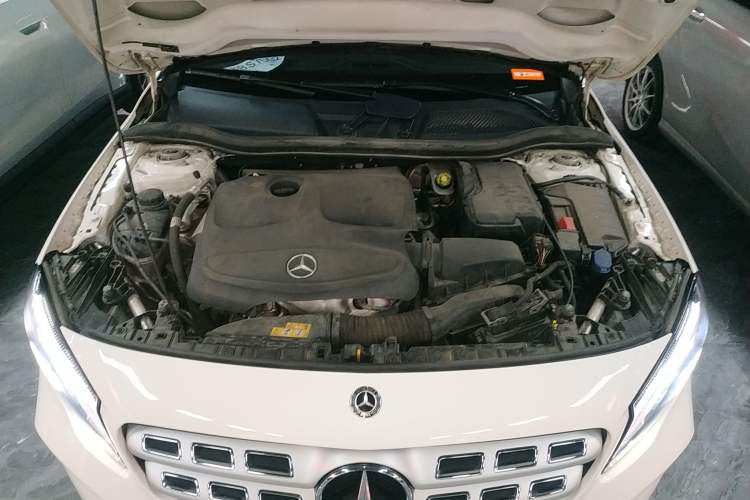 Used Mercedes-Benz GLA 2017 GLA 200 Fashion Model Engine Bay